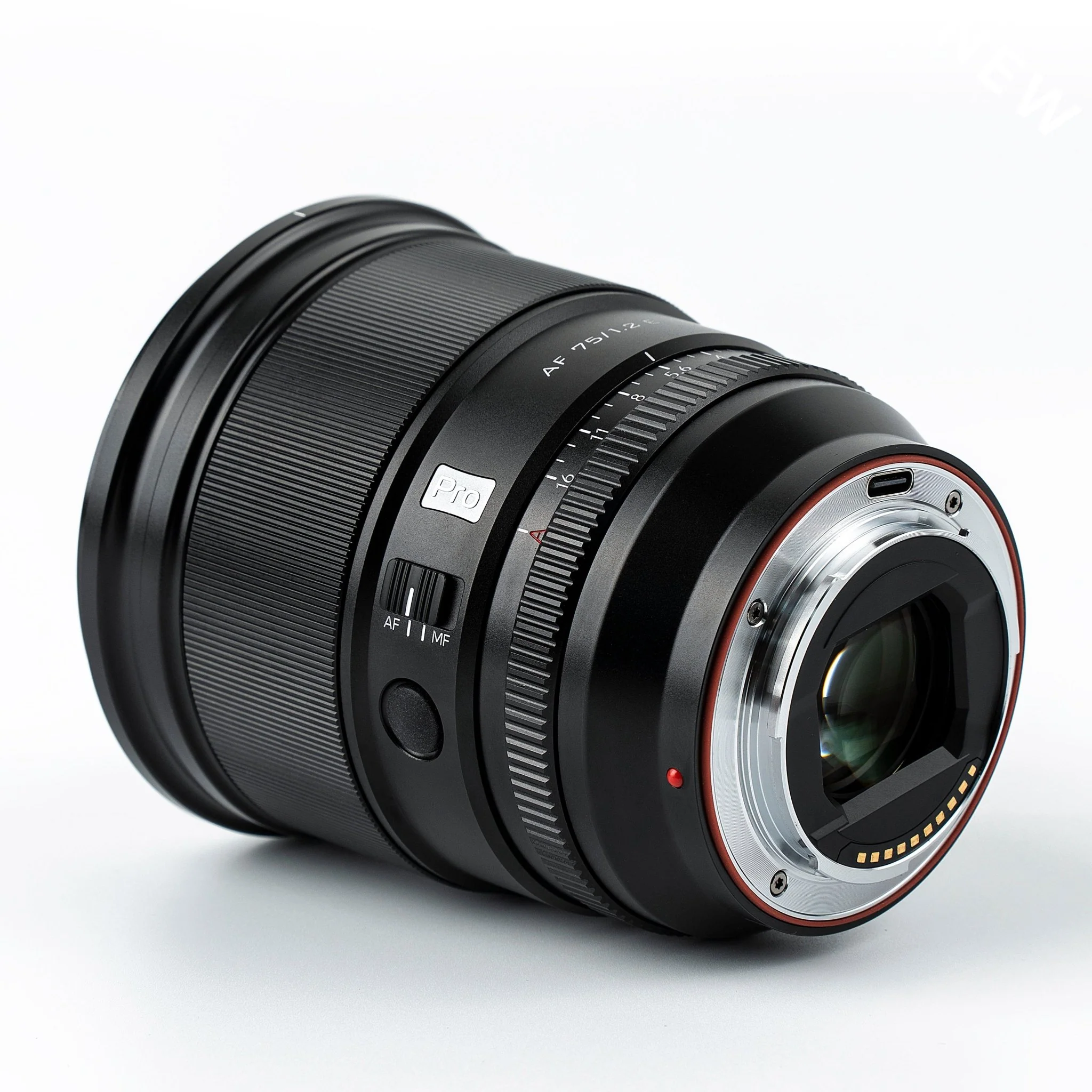 Viltrox AF 75mm F1.2 Pro APS-C Lens for Sony E-Mount - Image 6