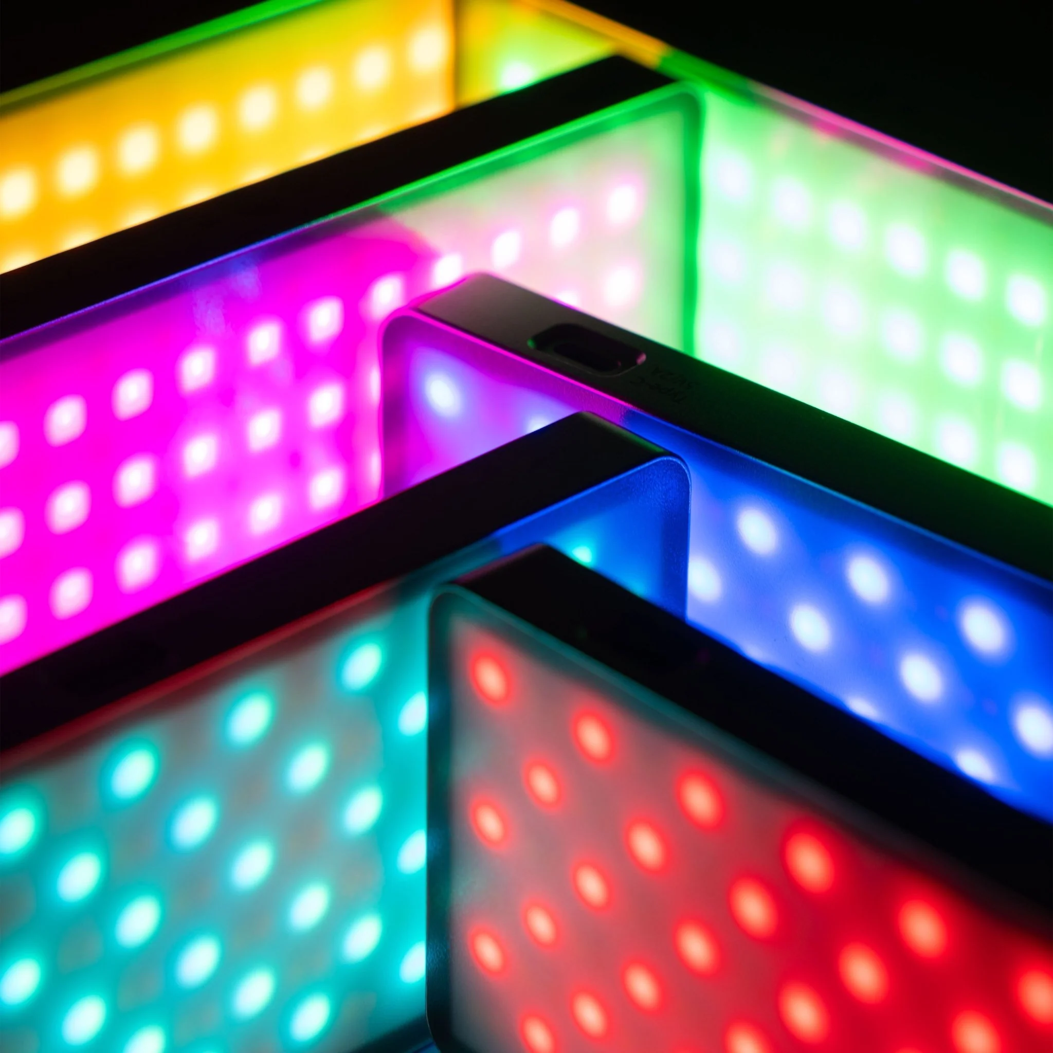 Viltrox Retro 08X/12X RGB LED Light - Image 4